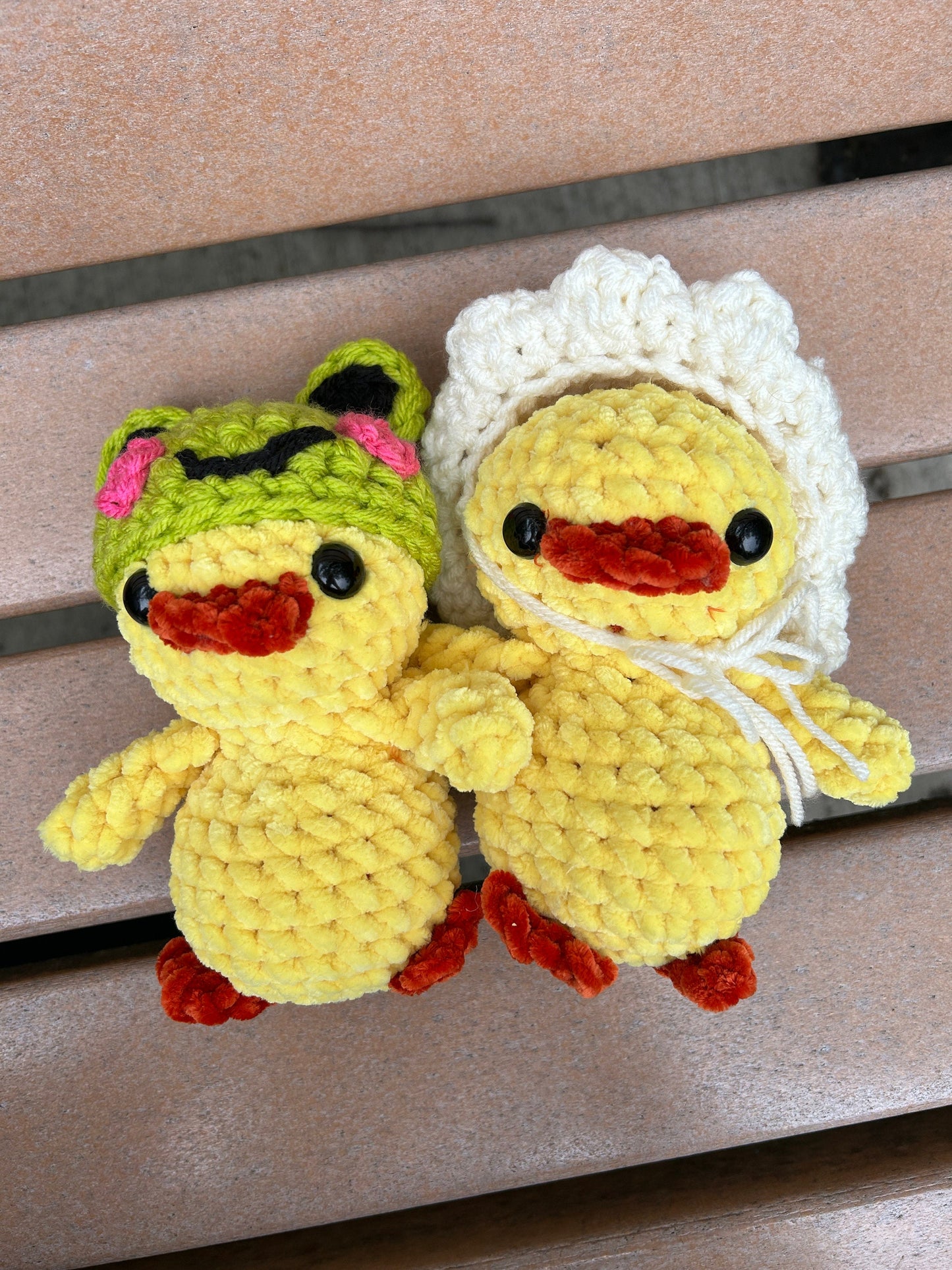 Large 2 Pack Chicks with Frog Hat and sun hat Kawaii Chick Plush Cute Crochet Chick Amigurumi Crochet Animal Cute Crochet Toy Nursery Decor